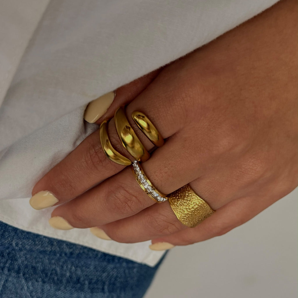 Anillo con zirconias