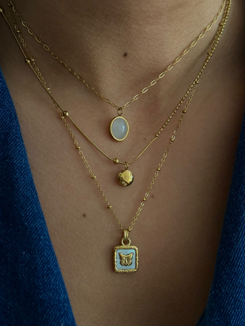 Cadena con dije de perla elegante