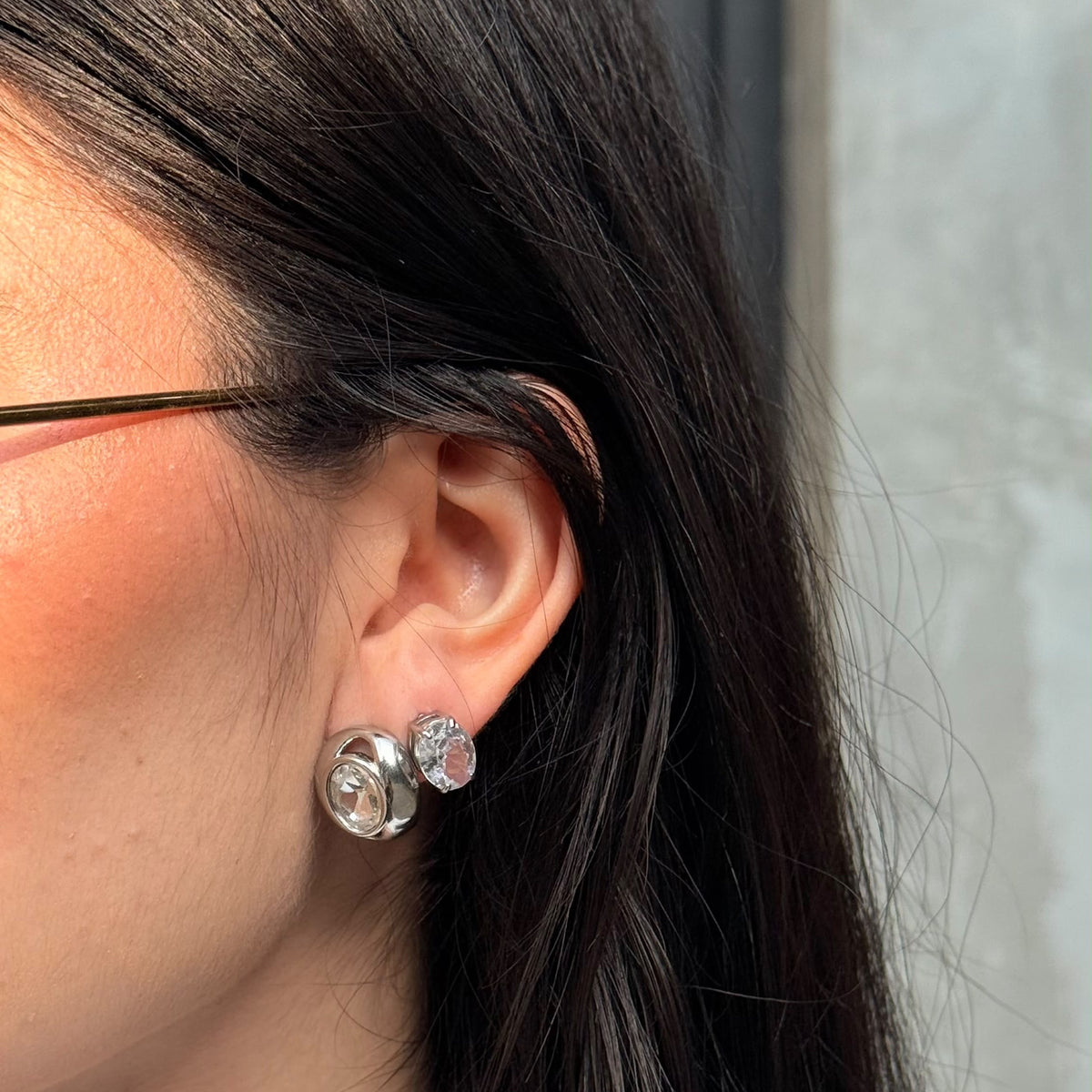 Aretes de zirconia ovalada